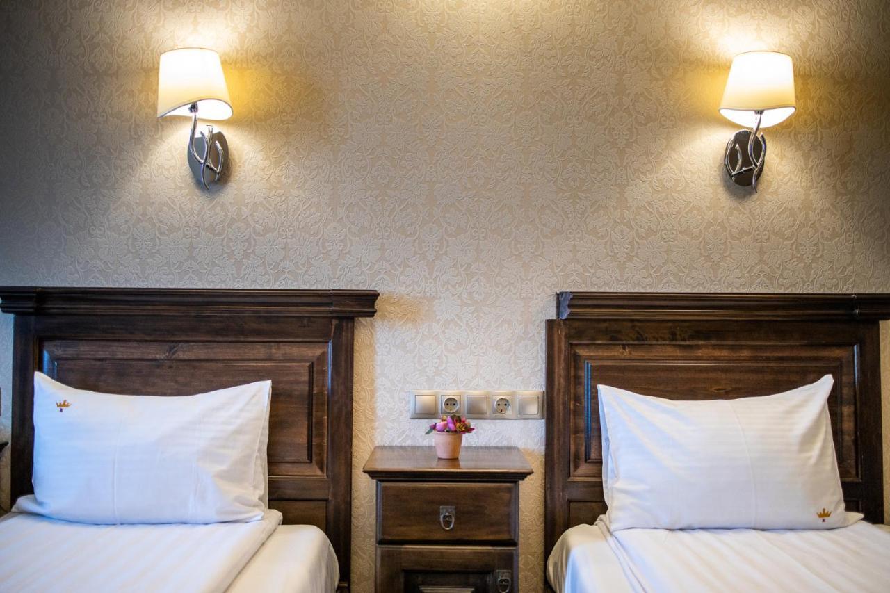 Pension Korona Sibiu Esterno foto