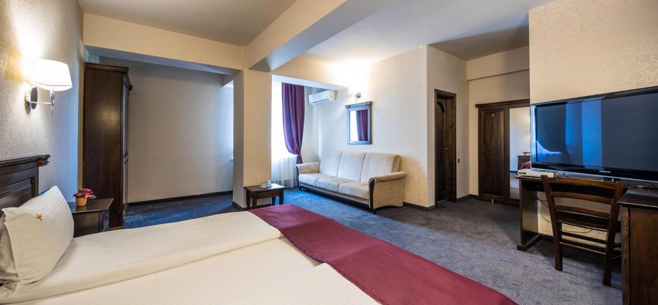 Pension Korona Sibiu Esterno foto