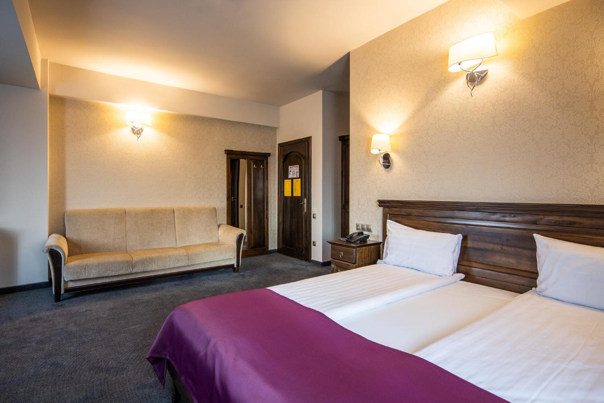 Pension Korona Sibiu Esterno foto